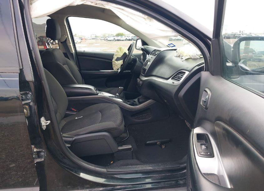 Photo 5 of 2018 Dodge Journey SXT (VIN 3C4PDCBB4JT141452)