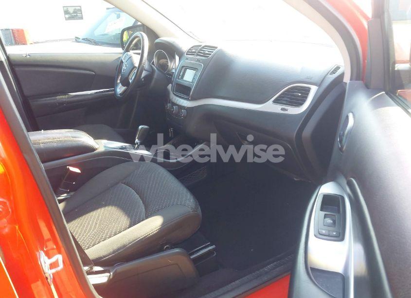 Photo 5 of 2018 Dodge Journey SXT (VIN 3C4PDCBB4JT449057)