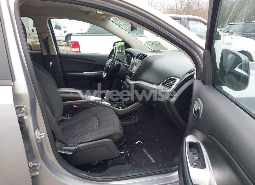 Photo 5 of 2017 Dodge Journey SXT (VIN 3C4PDCBB5HT517408)