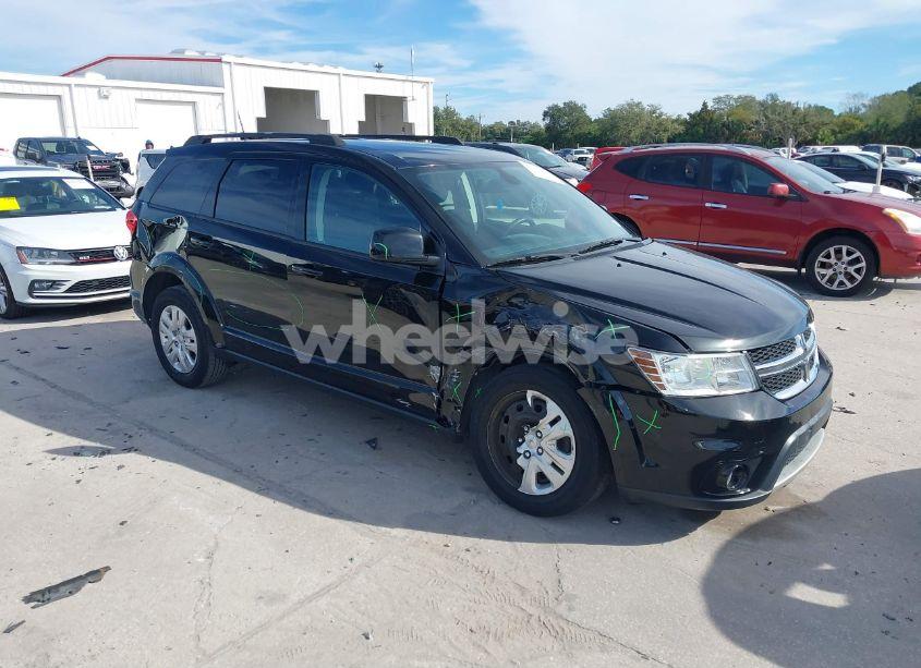 2019 Dodge Journey SE (VIN 3C4PDCBB5KT708124) main photo