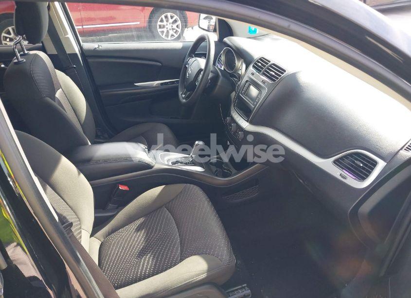 Photo 5 of 2019 Dodge Journey SE (VIN 3C4PDCBB5KT708124)