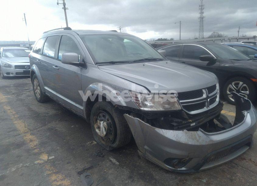 2019 Dodge Journey SE (VIN 3C4PDCBB5KT784152) main photo