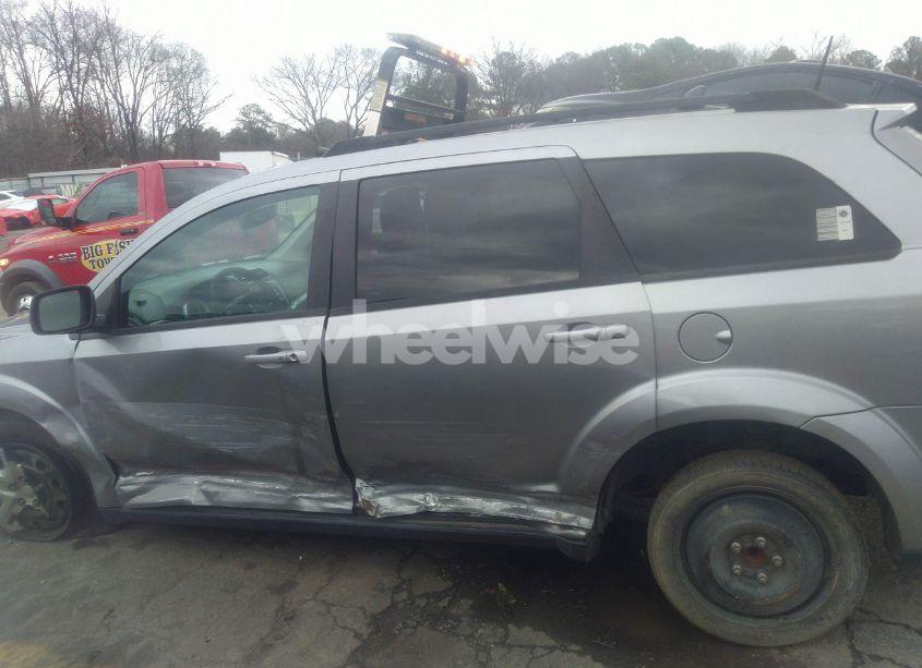 Photo 14 of 2019 Dodge Journey SE (VIN 3C4PDCBB5KT784152)