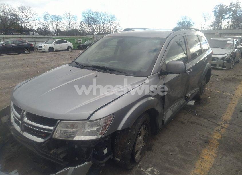 Photo 2 of 2019 Dodge Journey SE (VIN 3C4PDCBB5KT784152)