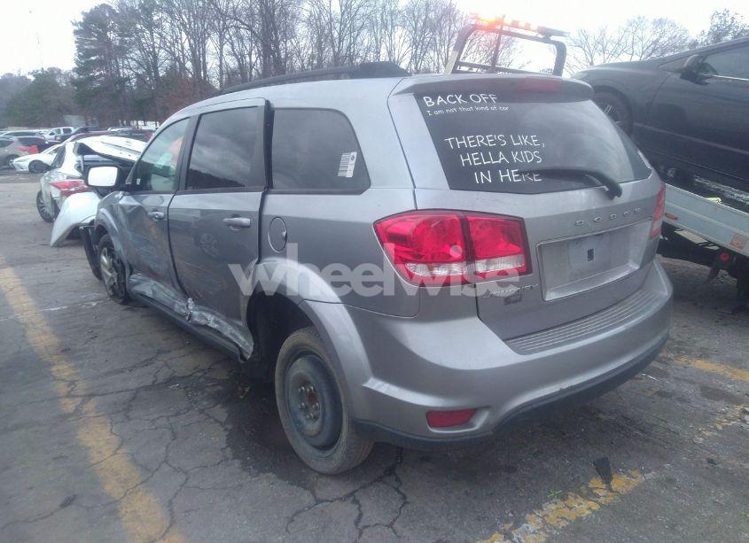 Photo 3 of 2019 Dodge Journey SE (VIN 3C4PDCBB5KT784152)