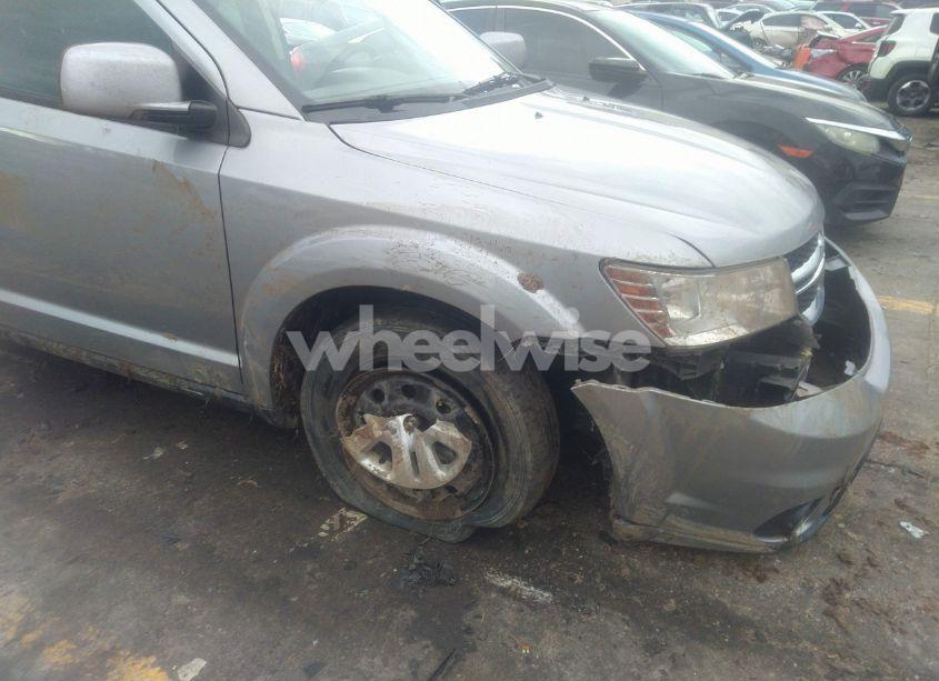 Photo 6 of 2019 Dodge Journey SE (VIN 3C4PDCBB5KT784152)