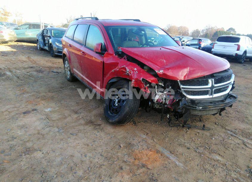 2019 Dodge Journey SE (VIN 3C4PDCBB5KT873042) main photo