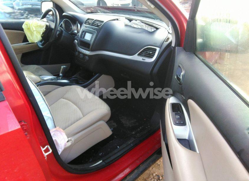 Photo 5 of 2019 Dodge Journey SE (VIN 3C4PDCBB5KT873042)