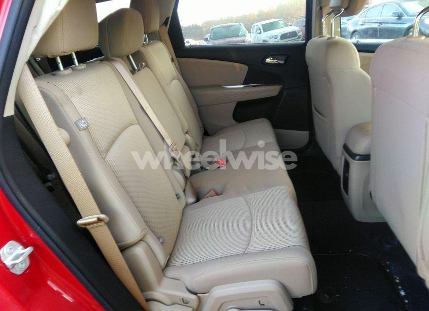 Photo 8 of 2019 Dodge Journey SE (VIN 3C4PDCBB5KT873042)