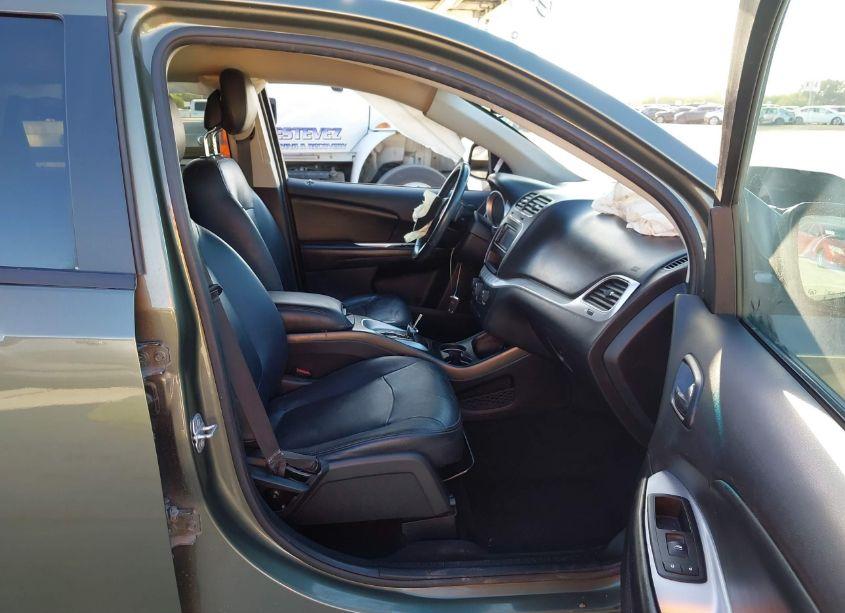 Photo 5 of 2018 Dodge Journey SXT (VIN 3C4PDCBB6JT189048)