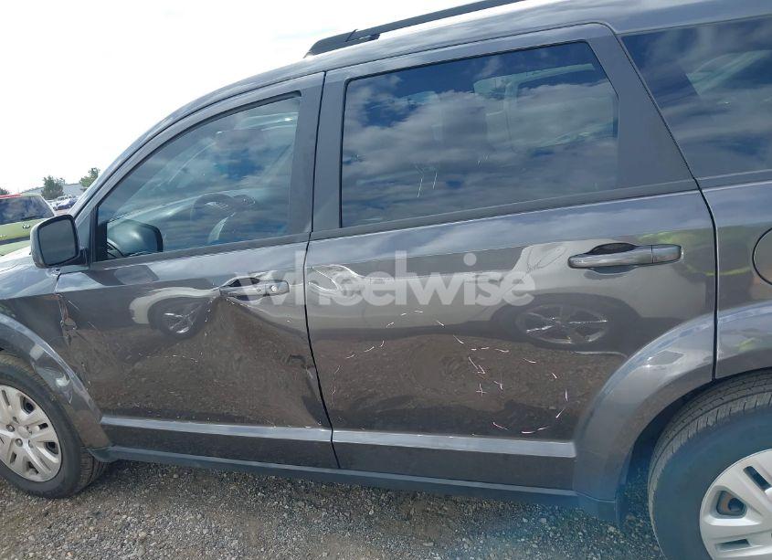 Photo 14 of 2019 Dodge Journey SE (VIN 3C4PDCBB6KT779316)