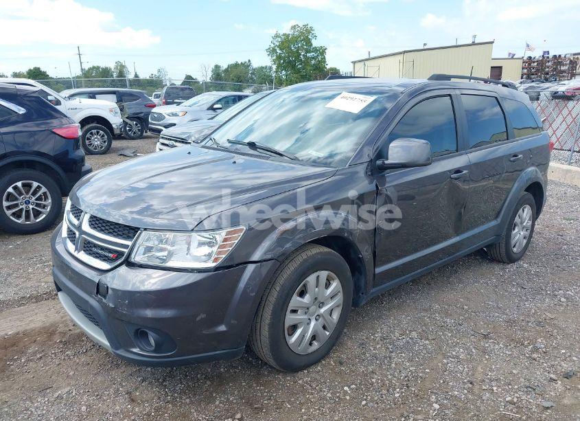Photo 2 of 2019 Dodge Journey SE (VIN 3C4PDCBB6KT779316)