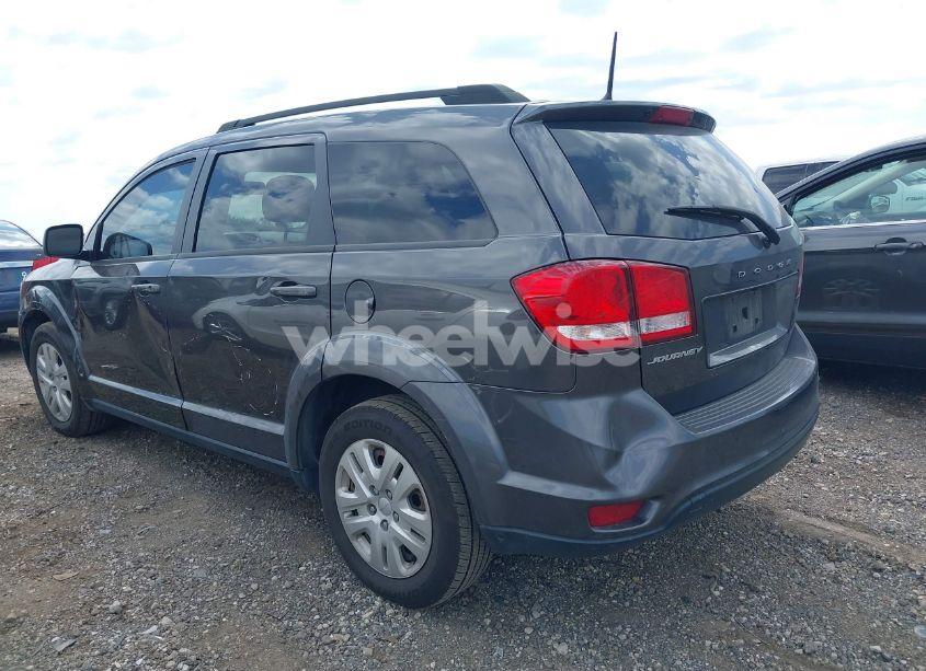 Photo 3 of 2019 Dodge Journey SE (VIN 3C4PDCBB6KT779316)