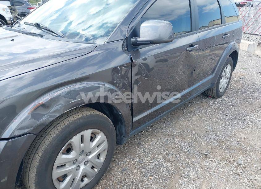 Photo 6 of 2019 Dodge Journey SE (VIN 3C4PDCBB6KT779316)