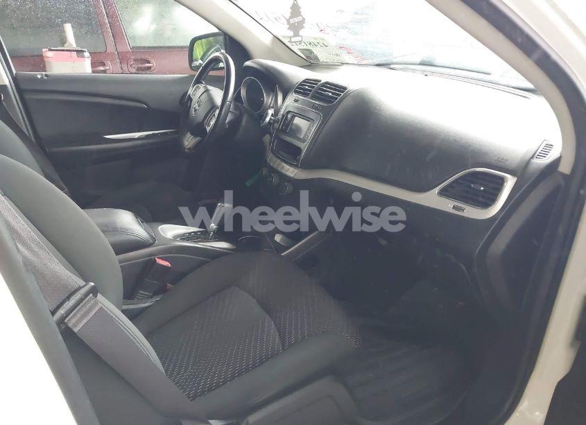 Photo 5 of 2019 Dodge Journey SE (VIN 3C4PDCBB6KT837425)