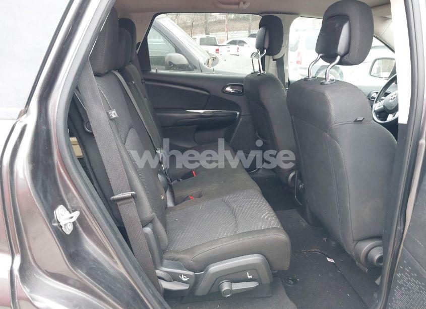 Photo 8 of 2019 Dodge Journey SE (VIN 3C4PDCBB6KT872837)