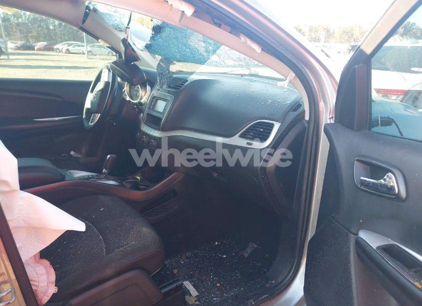 Photo 5 of 2019 Dodge Journey SE (VIN 3C4PDCBB7KT747216)