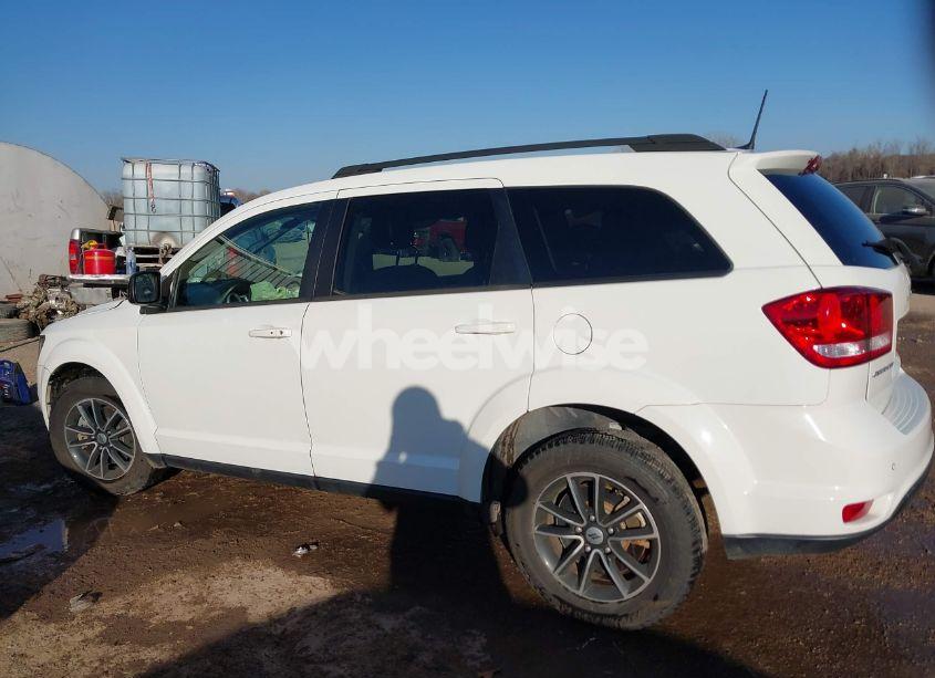 Photo 14 of 2019 Dodge Journey SE (VIN 3C4PDCBB7KT751573)