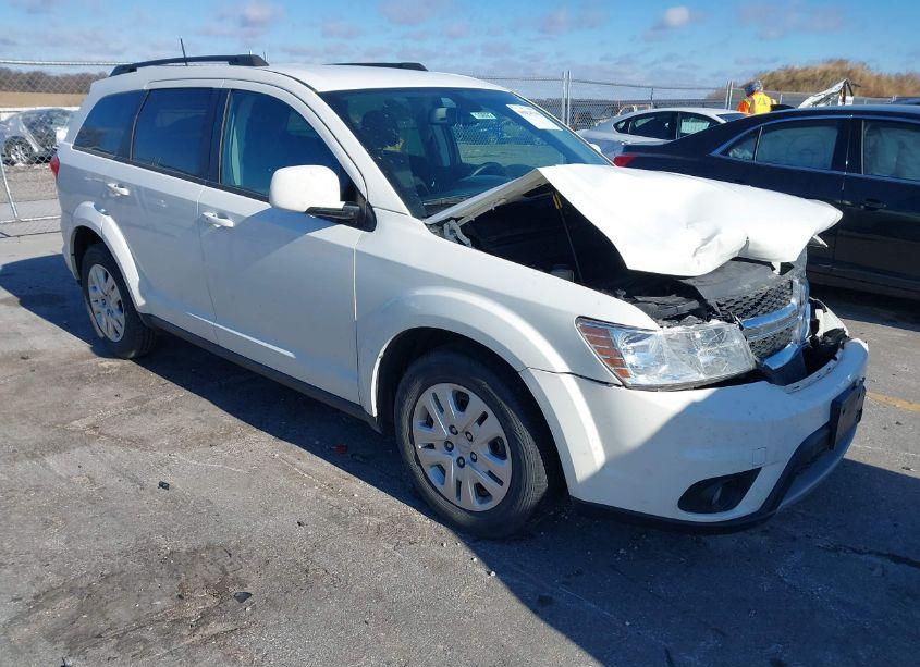 2019 Dodge Journey SE (VIN 3C4PDCBB7KT833948) main photo