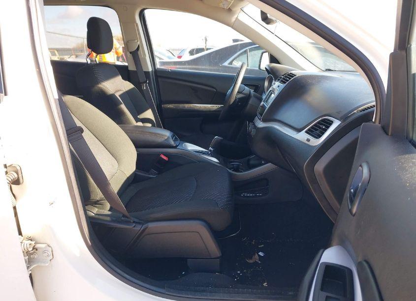 Photo 5 of 2019 Dodge Journey SE (VIN 3C4PDCBB7KT833948)