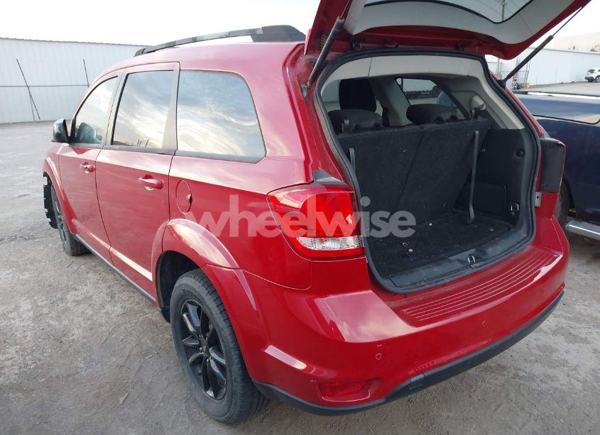 Photo 3 of 2019 Dodge Journey SE (VIN 3C4PDCBB7KT863290)