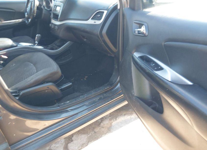 Photo 5 of 2016 Dodge Journey SXT (VIN 3C4PDCBB8GT132200)