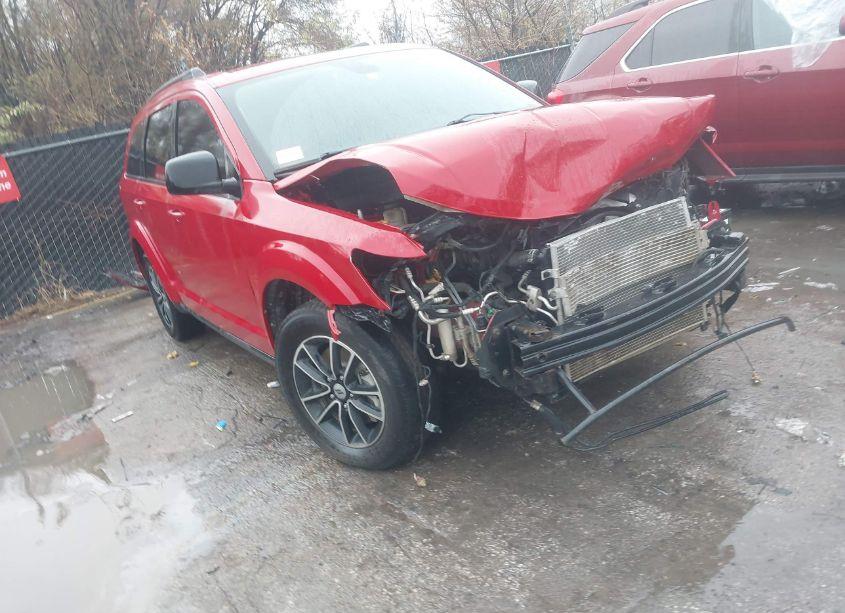 2019 Dodge Journey SE (VIN 3C4PDCBB8KT738492) main photo
