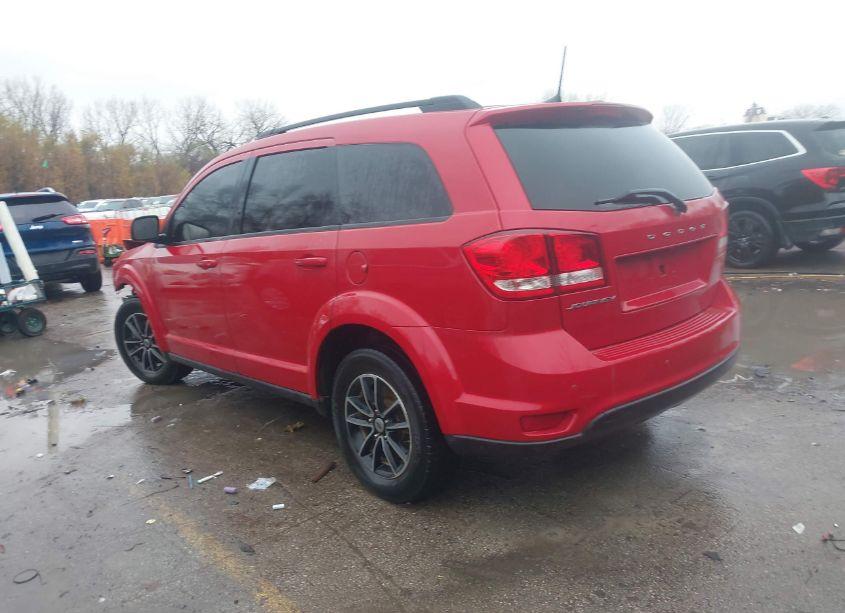 Photo 3 of 2019 Dodge Journey SE (VIN 3C4PDCBB8KT738492)