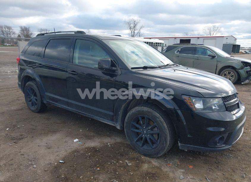 2019 Dodge Journey SE (VIN 3C4PDCBB8KT783819) main photo