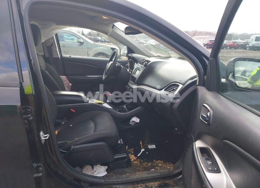 Photo 5 of 2019 Dodge Journey SE (VIN 3C4PDCBB8KT783819)