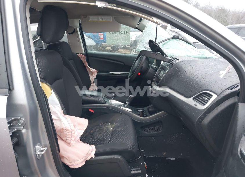 Photo 5 of 2019 Dodge Journey SE (VIN 3C4PDCBB8KT863315)