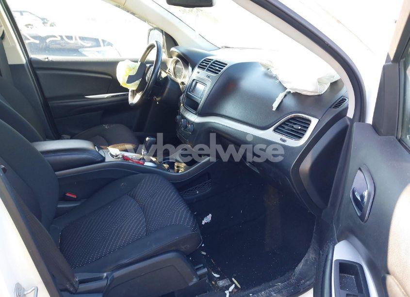 Photo 5 of 2019 Dodge Journey SE (VIN 3C4PDCBB8KT866957)