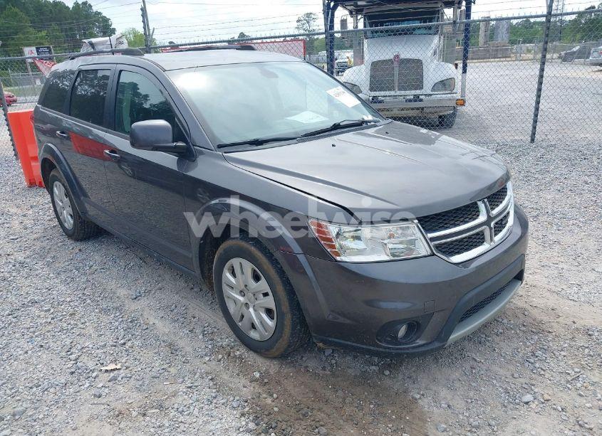 2019 Dodge Journey SE (VIN 3C4PDCBB9KT718185) main photo