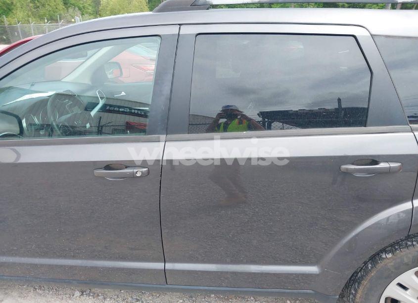 Photo 14 of 2019 Dodge Journey SE (VIN 3C4PDCBB9KT718185)