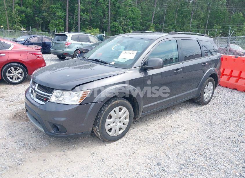 Photo 2 of 2019 Dodge Journey SE (VIN 3C4PDCBB9KT718185)