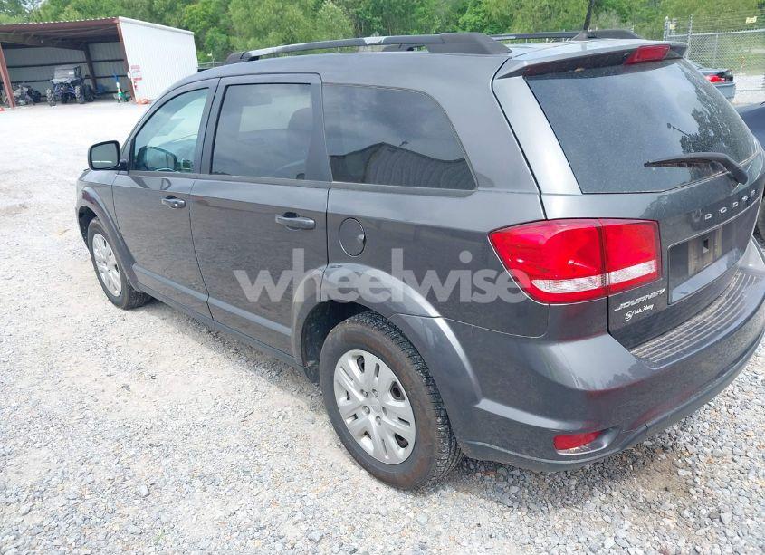 Photo 3 of 2019 Dodge Journey SE (VIN 3C4PDCBB9KT718185)