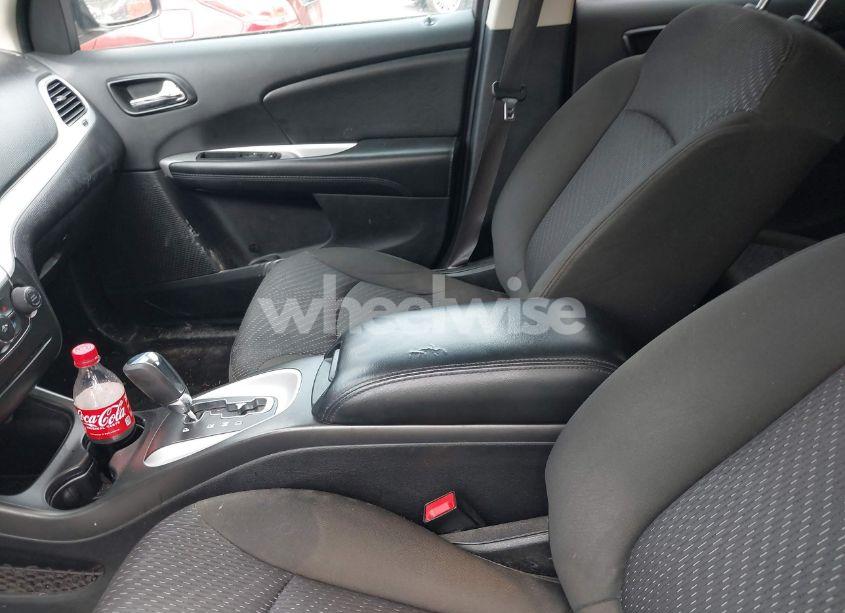 Photo 5 of 2019 Dodge Journey SE (VIN 3C4PDCBB9KT718185)