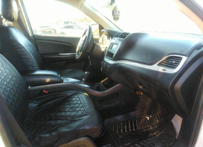 Photo 5 of 2019 Dodge Journey SE (VIN 3C4PDCBB9KT773977)