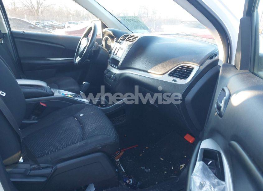 Photo 5 of 2019 Dodge Journey SE (VIN 3C4PDCBB9KT796952)