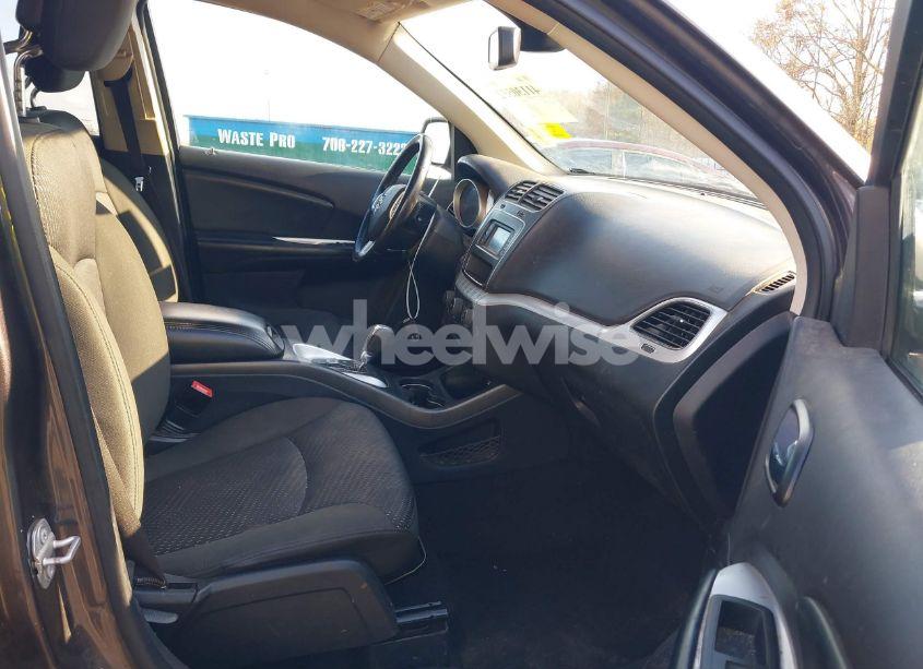 Photo 5 of 2019 Dodge Journey SE (VIN 3C4PDCBB9KT869978)