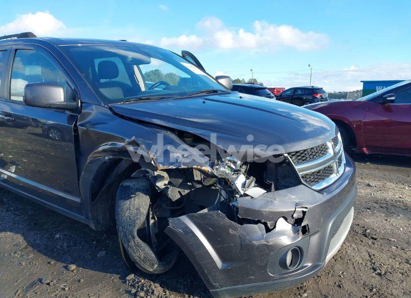 Photo 6 of 2019 Dodge Journey SE (VIN 3C4PDCBB9KT869978)