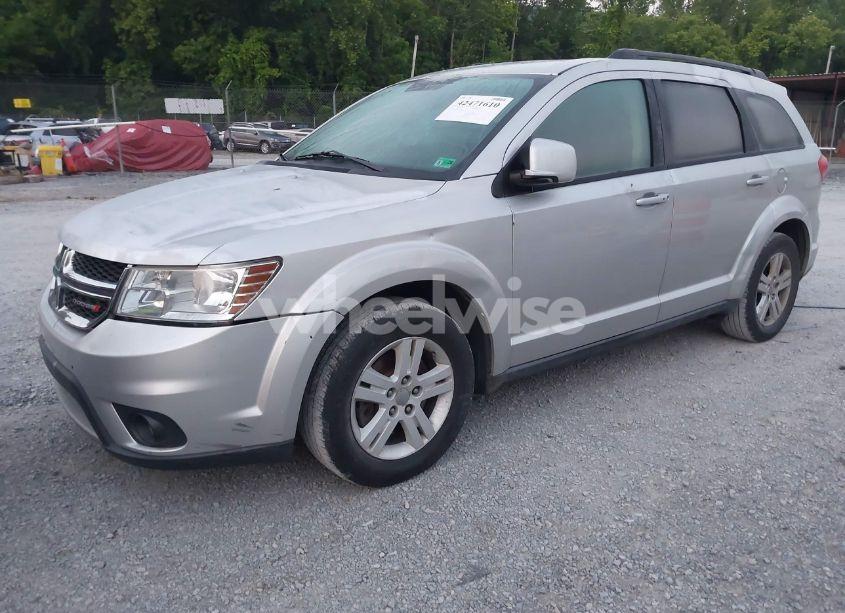 Photo 2 of 2012 Dodge Journey SXT (VIN 3C4PDCBBXCT323532)