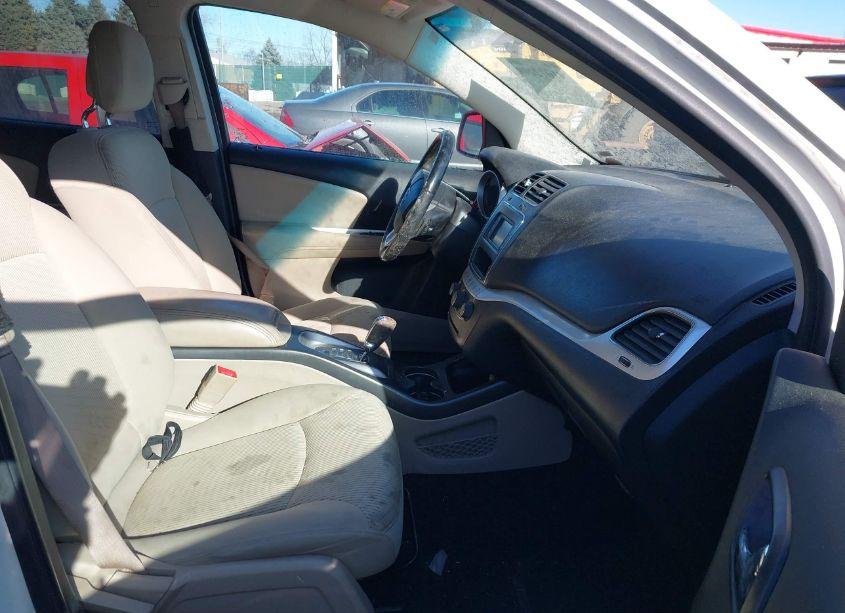 Photo 5 of 2017 Dodge Journey SXT (VIN 3C4PDCBBXHT582674)