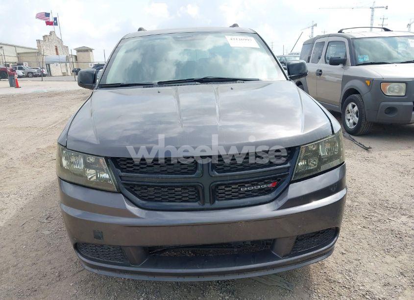 Photo 12 of 2019 Dodge Journey SE (VIN 3C4PDCBBXKT860142)