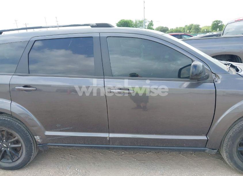 Photo 13 of 2019 Dodge Journey SE (VIN 3C4PDCBBXKT860142)