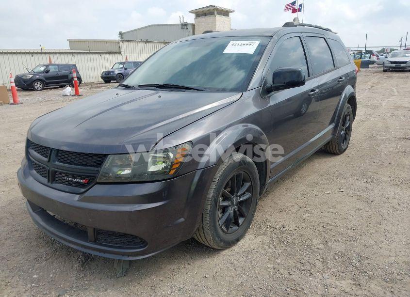 Photo 2 of 2019 Dodge Journey SE (VIN 3C4PDCBBXKT860142)