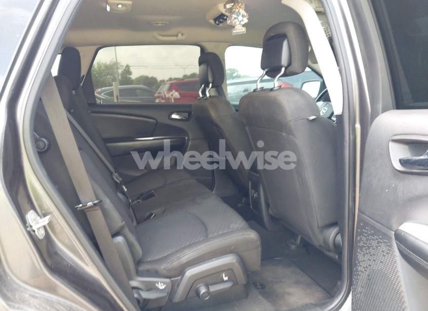 Photo 8 of 2019 Dodge Journey SE (VIN 3C4PDCBBXKT860142)