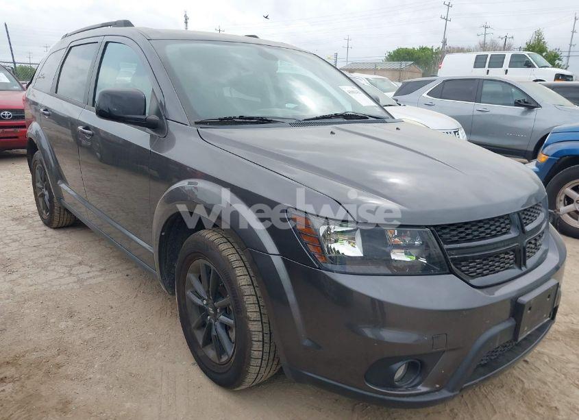 2019 Dodge Journey SE (VIN 3C4PDCBBXKT863882) main photo