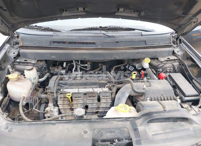 Photo 10 of 2019 Dodge Journey SE (VIN 3C4PDCBBXKT863882)