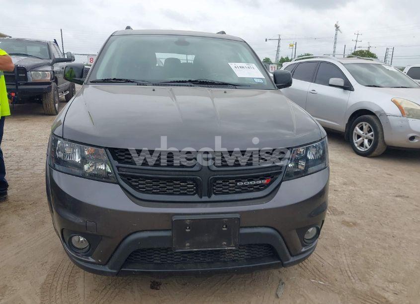 Photo 13 of 2019 Dodge Journey SE (VIN 3C4PDCBBXKT863882)